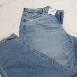 American Eagle Mom Jean NWT